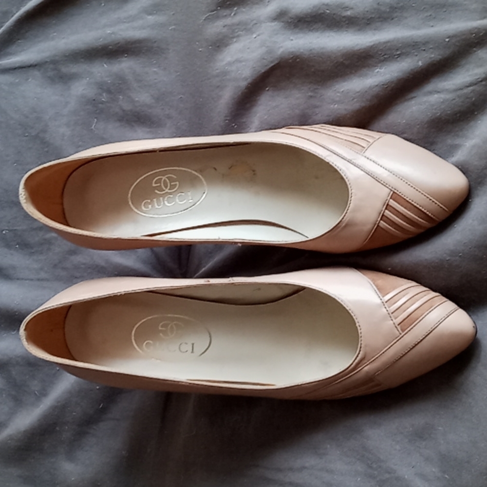 Gucci Vintage leather pumps